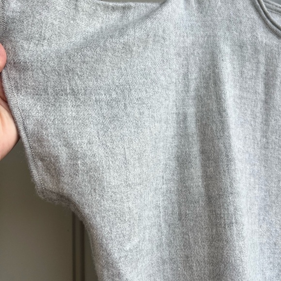 Cuyana Oversized 100% Baby Alpaca Sweater Top – XS/S – Heather Grey - Picture 6 of 14